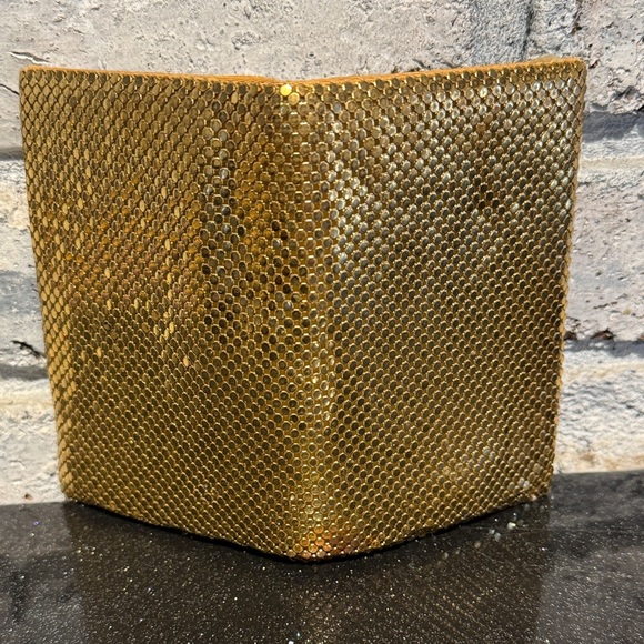 Vintage Gold Mesh Wallet - Picture 6 of 12